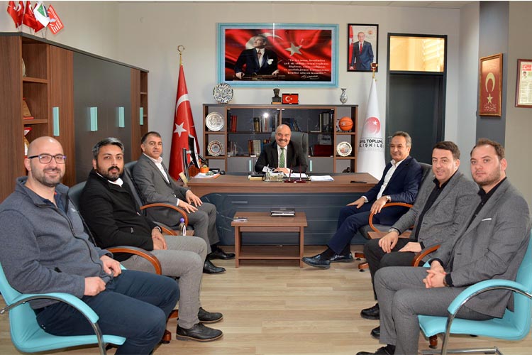 Recep Kurtoğlu DAİMFED Başkanı Mustafa Karslıoğlu ekibiyle birlikte…